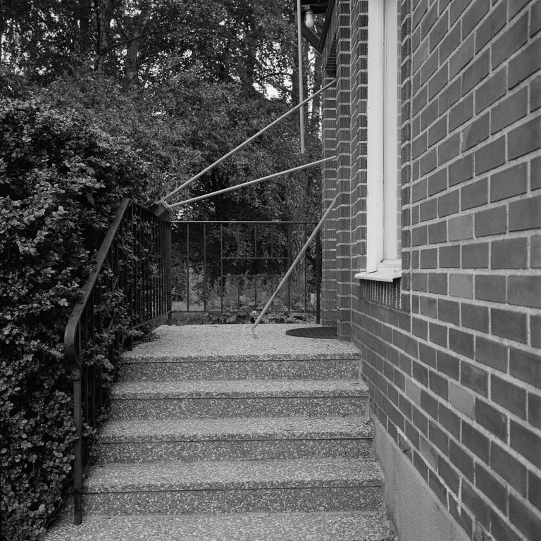 PE_trolleywalk_07